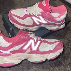 New Balance 9060 ‘fuchsia pink’ Never worn. Size 8.5 in Men / Size 10 in women